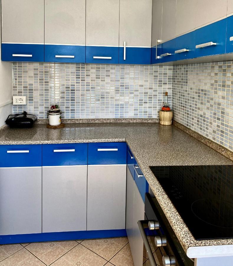 Vila M Vera Rooms With Kitchen And Apartments Durrës Exterior foto