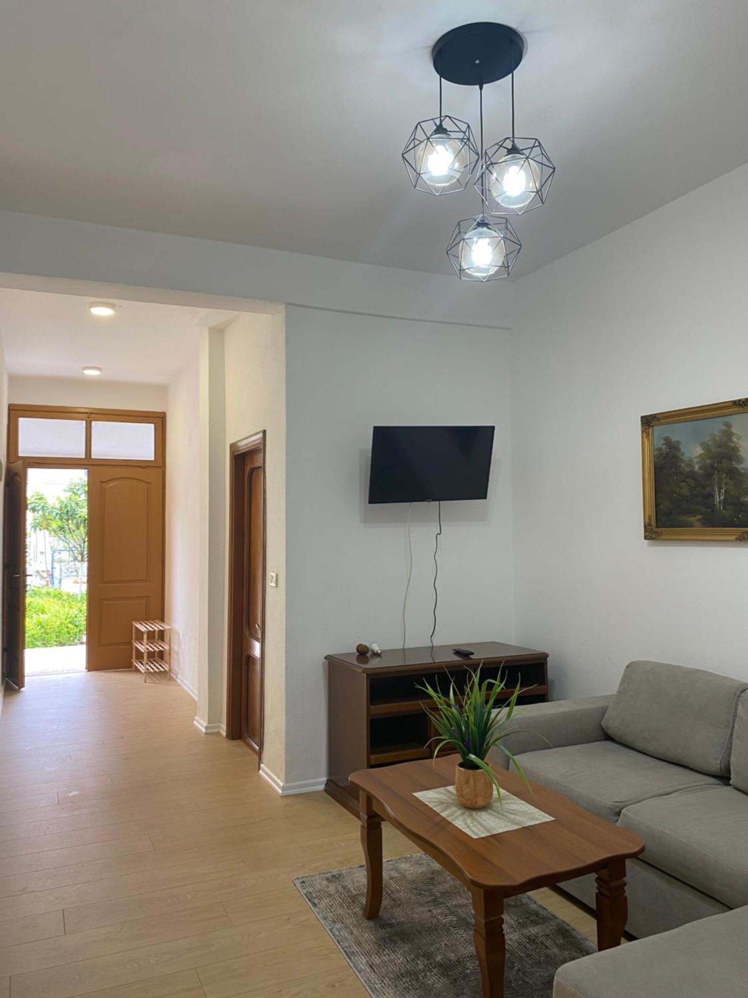Vila M Vera Rooms With Kitchen And Apartments Durrës Exterior foto