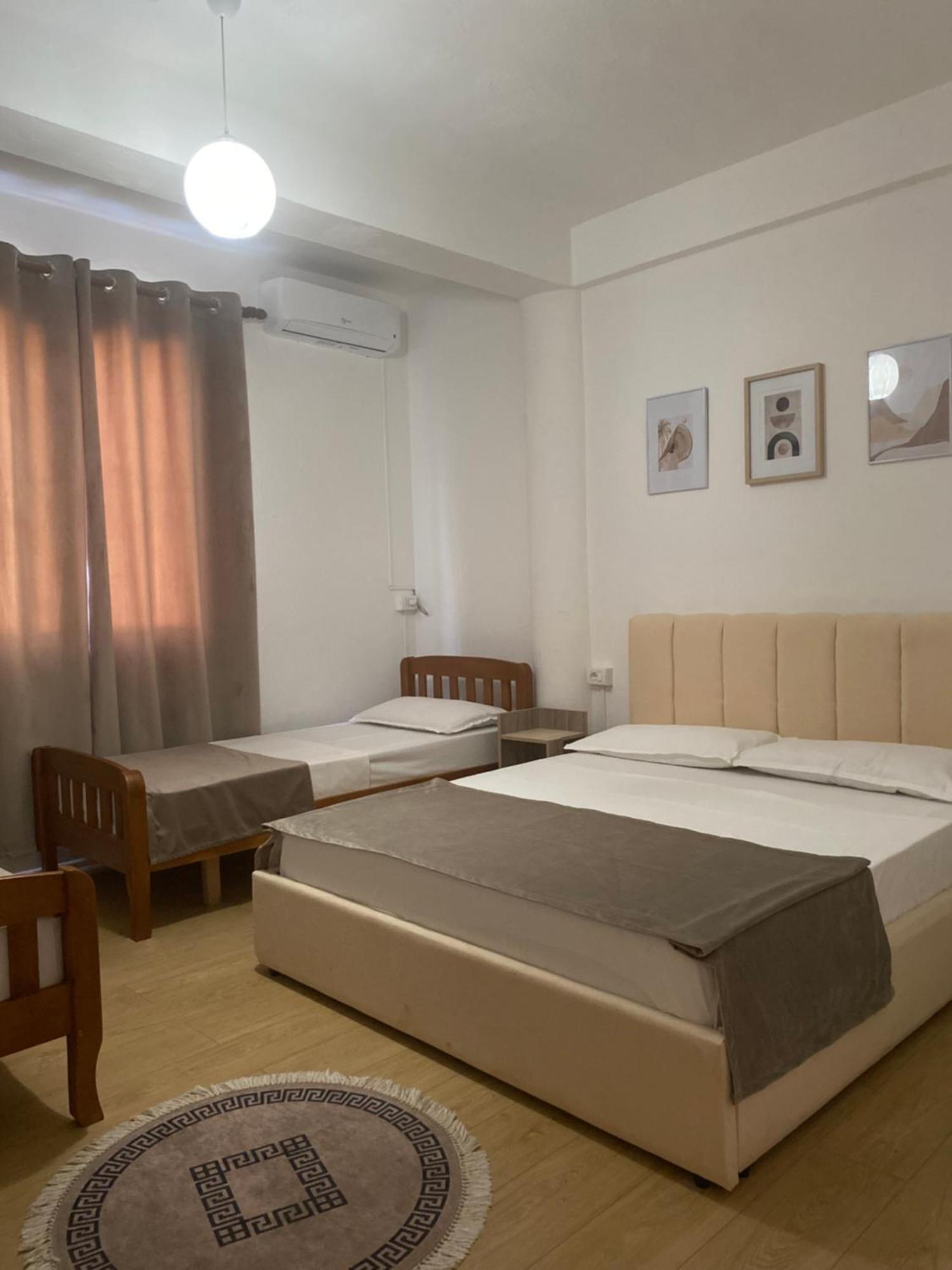 Vila M Vera Rooms With Kitchen And Apartments Durrës Exterior foto