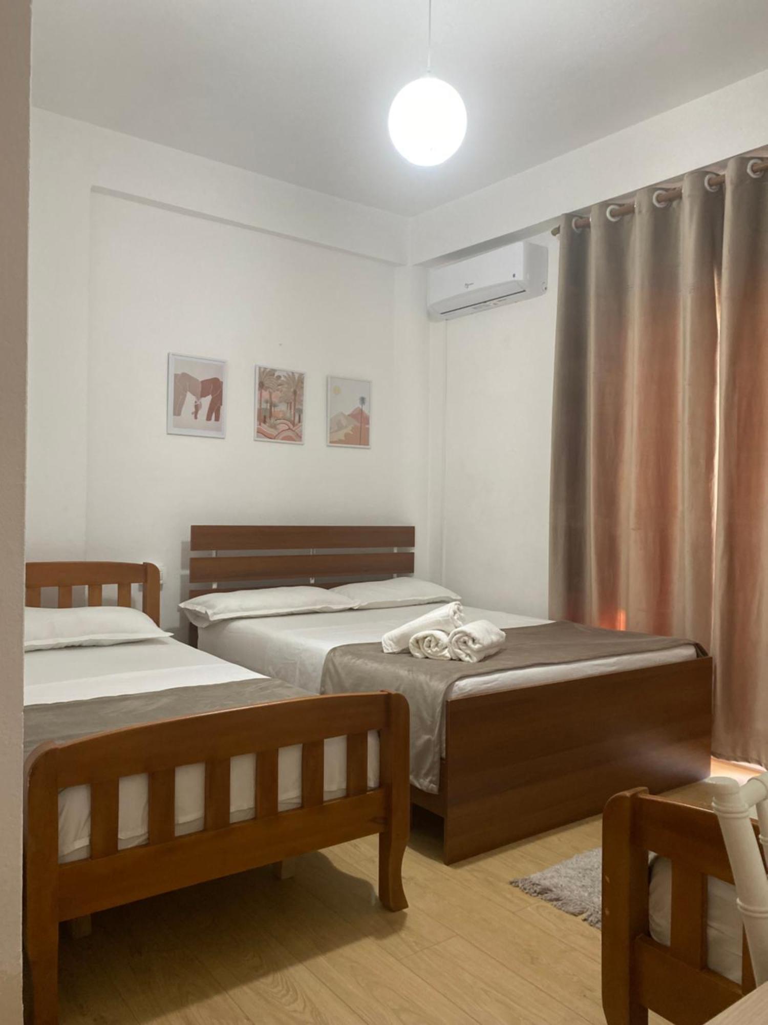 Vila M Vera Rooms With Kitchen And Apartments Durrës Exterior foto