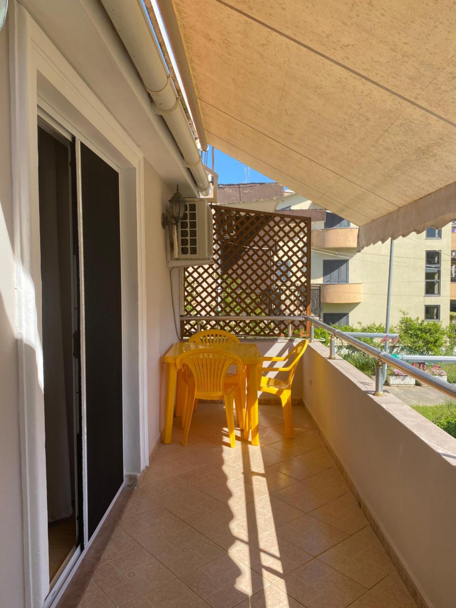 Vila M Vera Rooms With Kitchen And Apartments Durrës Exterior foto