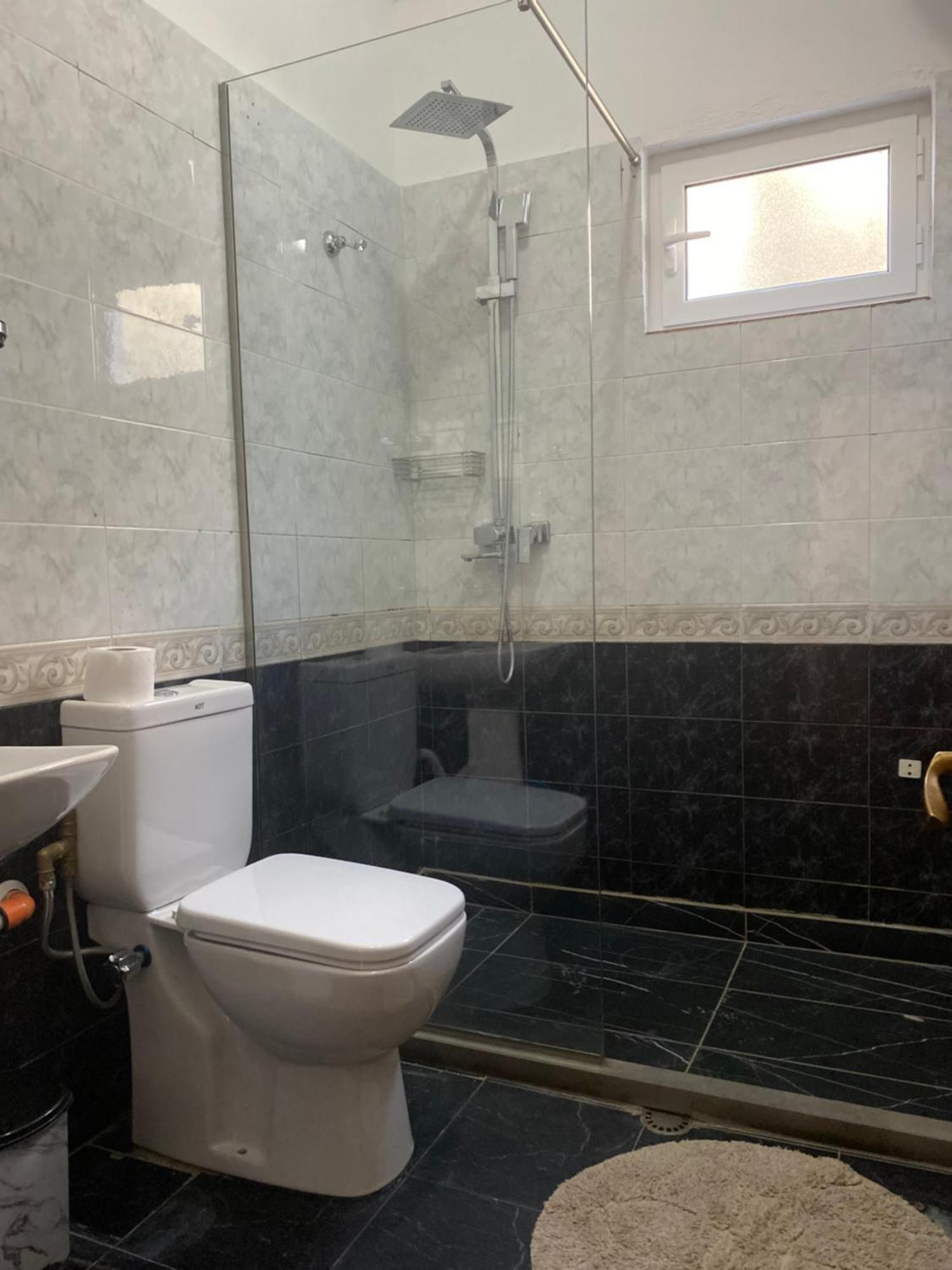 Vila M Vera Rooms With Kitchen And Apartments Durrës Exterior foto
