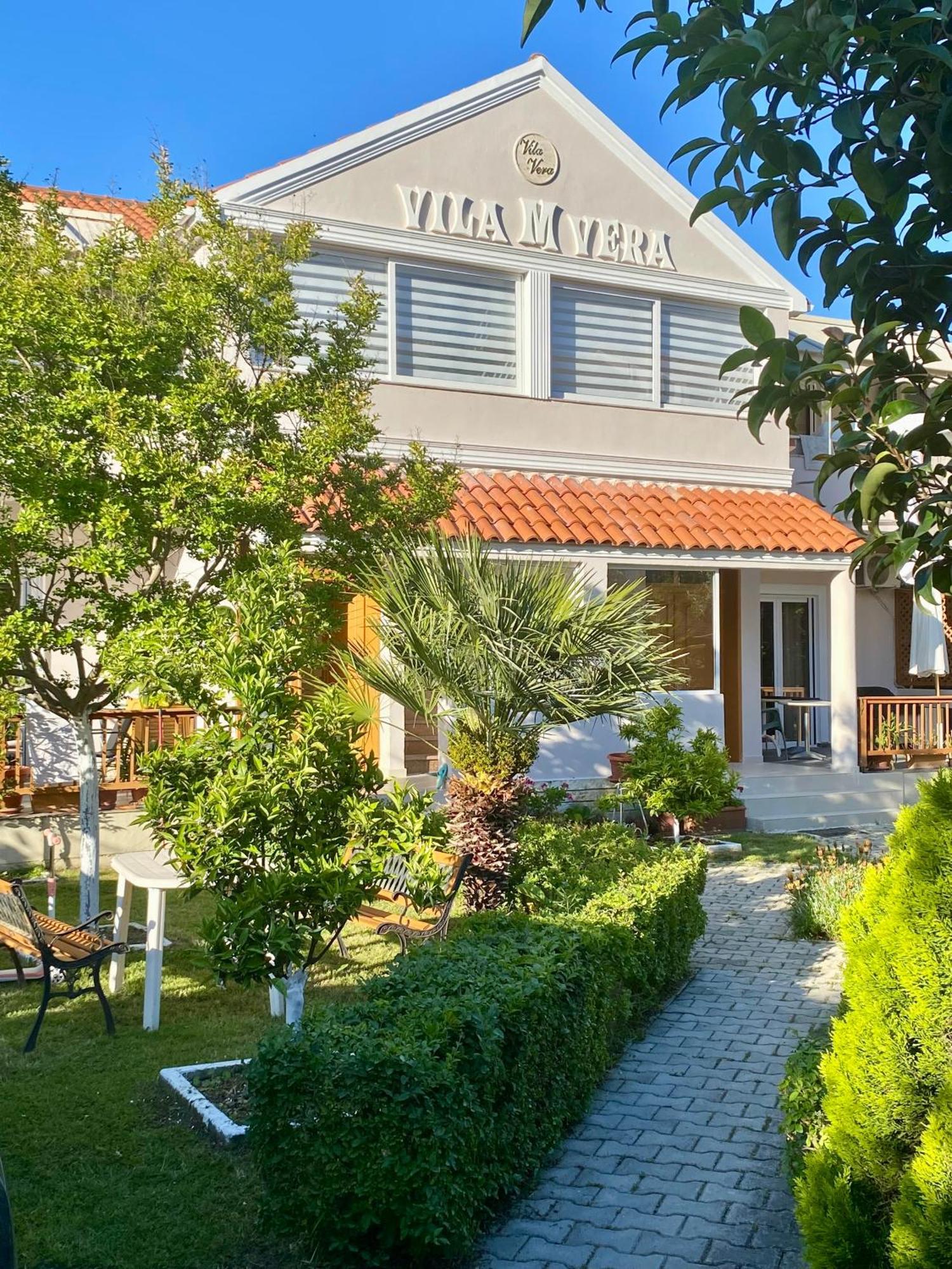 Vila M Vera Rooms With Kitchen And Apartments Durrës Exterior foto